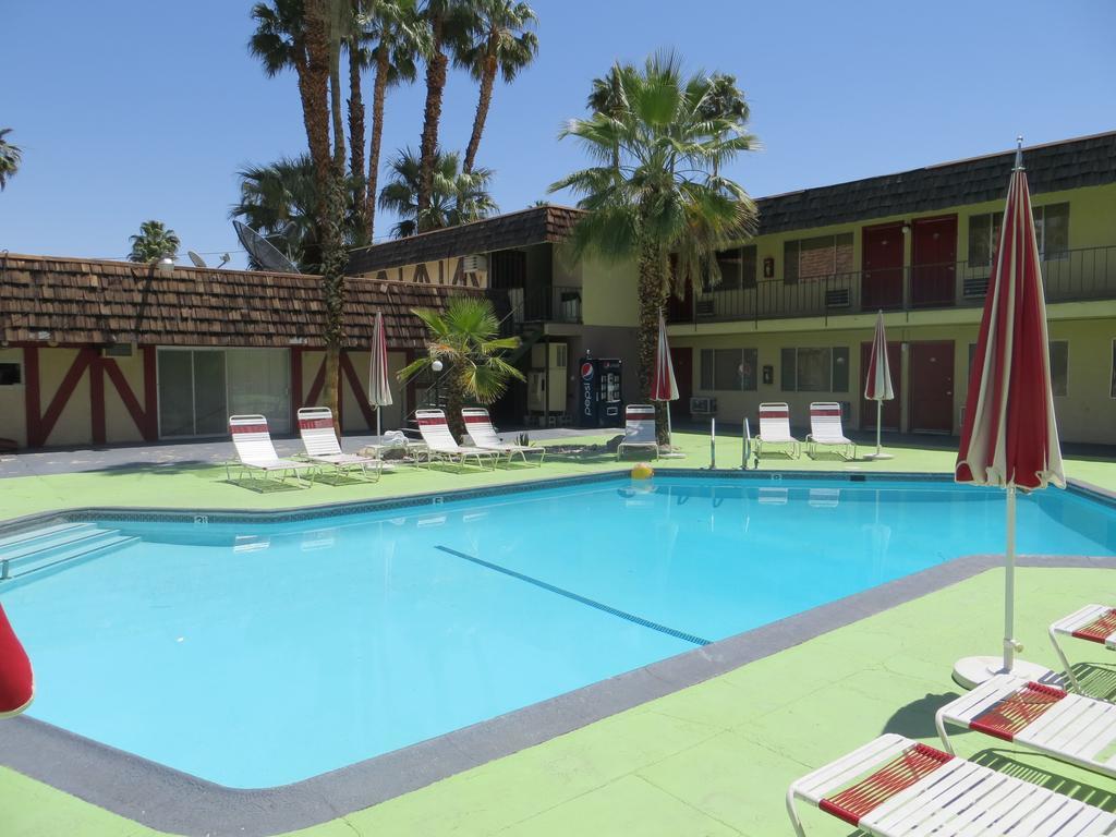 Motel Desert