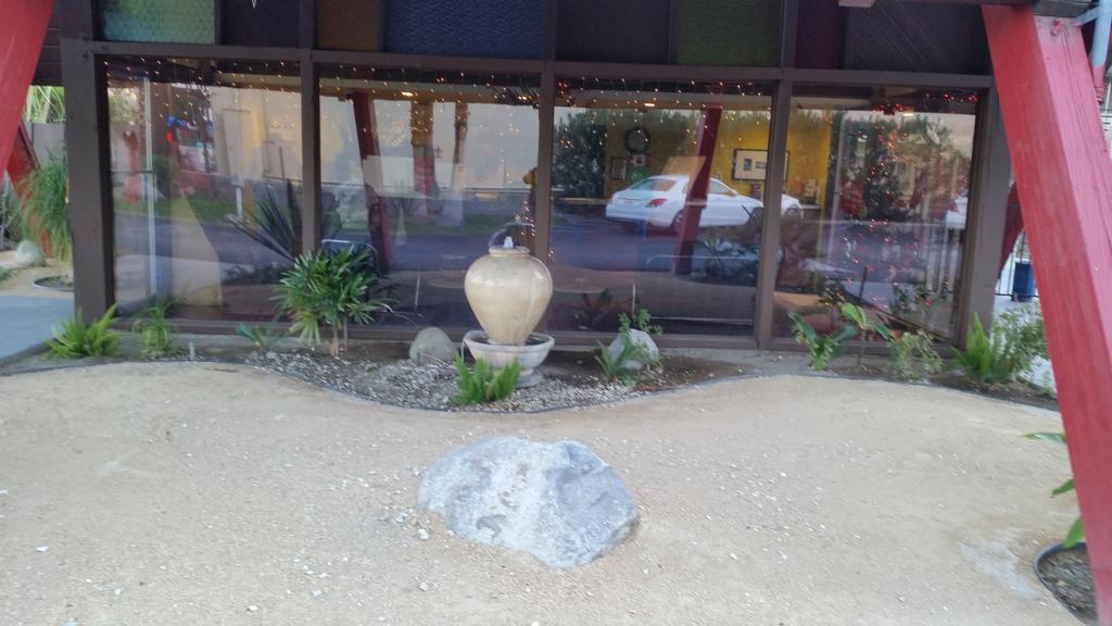 Motel Desert